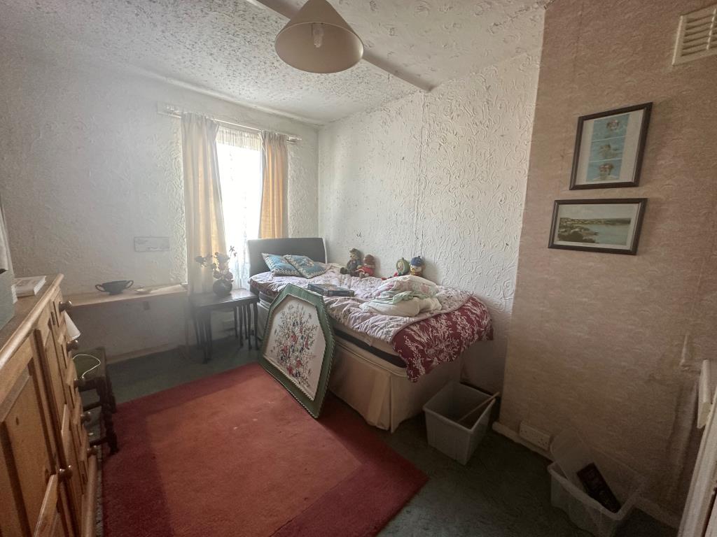 Lot: 116 - MID-TERRACE HOUSE FOR REFURBISHMENT - Bedroom two